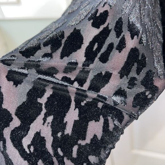 Simply Vera Sheer Black VeraWang Leopard Print Velvet Burnout Large- NWT - Picture 3 of 8